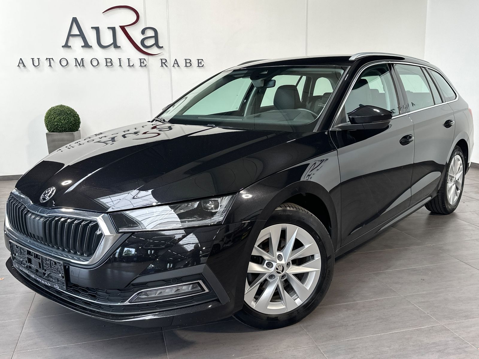 Fahrzeugabbildung SKODA Octavia Combi Style NAV+LED+KAMERA+AHK+ACC+17ZO