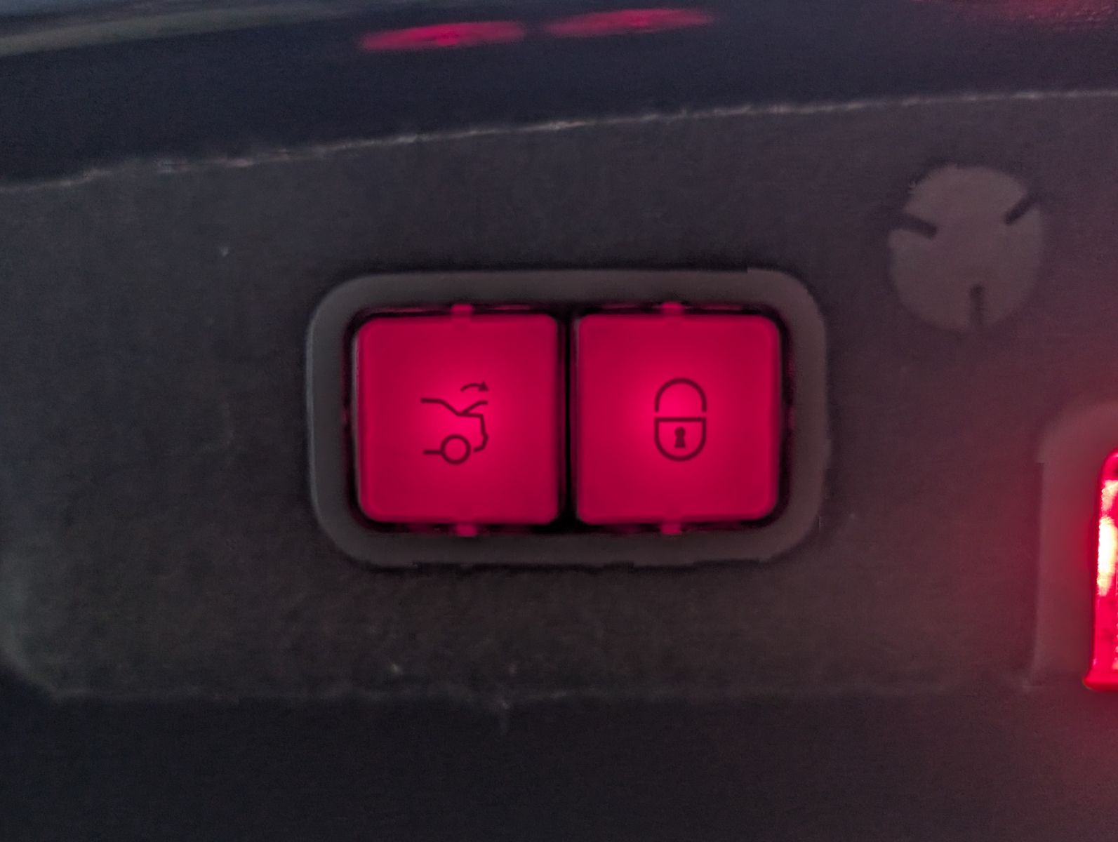 Fahrzeugabbildung Mercedes-Benz C 300 d 4M AMG-Line ACC Multibeam 360° Pano Voll