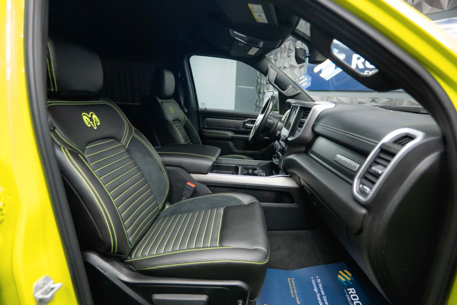 Fahrzeugabbildung Dodge RAM 5.7 V8 4x4 OFFROAD ACID YELLOW Edition LED