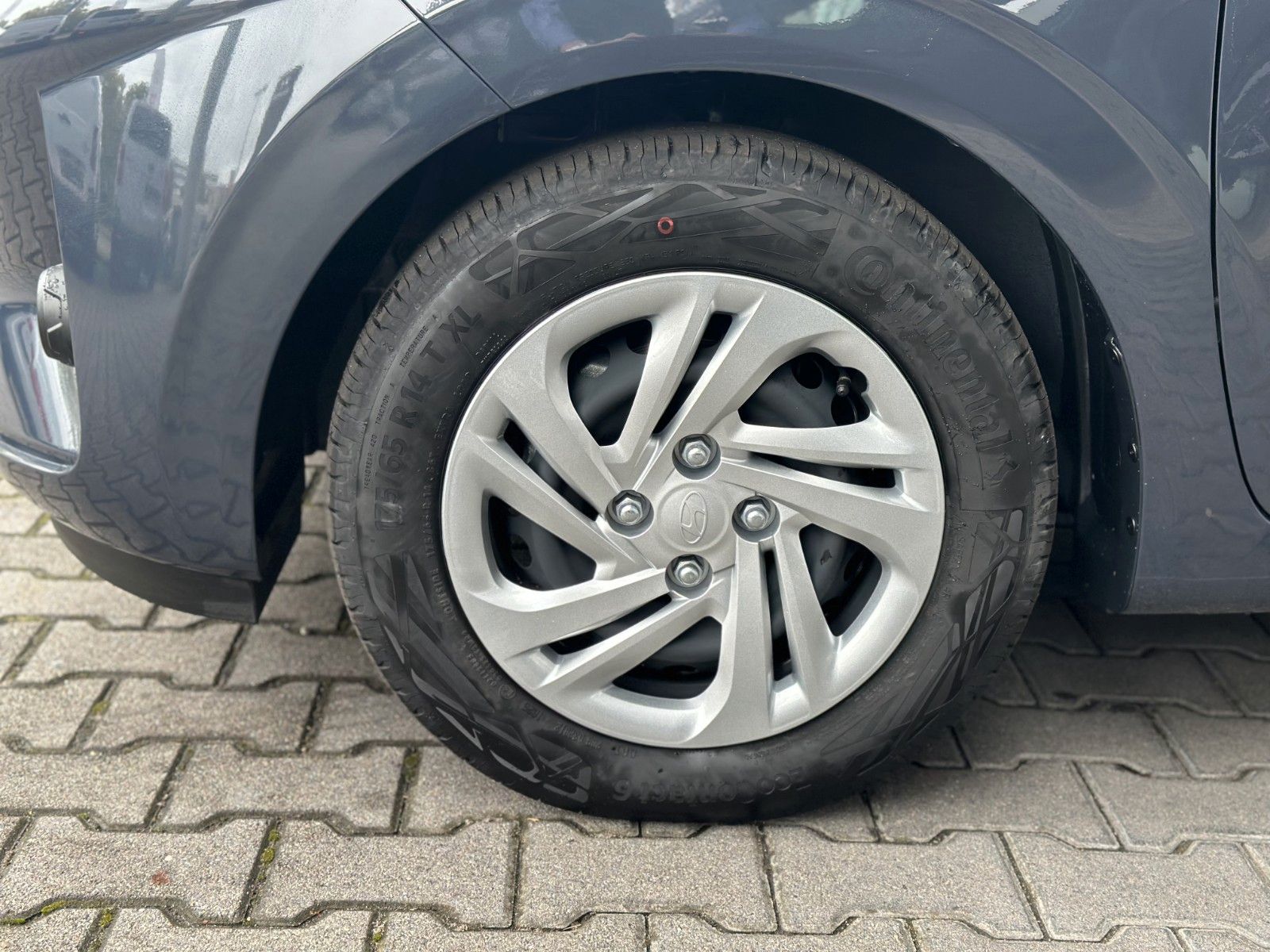 Fahrzeugabbildung Hyundai i10 Select 1.0l Navi/Klima/Kamera!