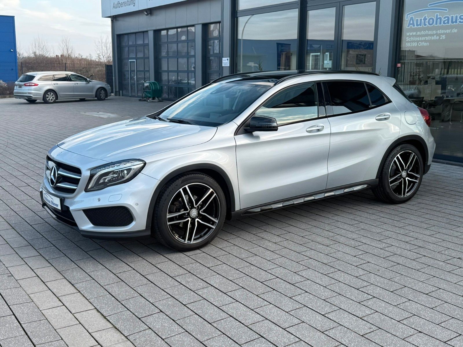 Fahrzeugabbildung Mercedes-Benz GLA 200 GLA Urban
