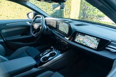 AUDI A6 TDI quattro/ LUFTFAHR./ 21"/ TECH PRO/ S LINE AUDI A6 TDI quattro/ LUFTFAHR./ 21"/ TECH PRO/ S LINE