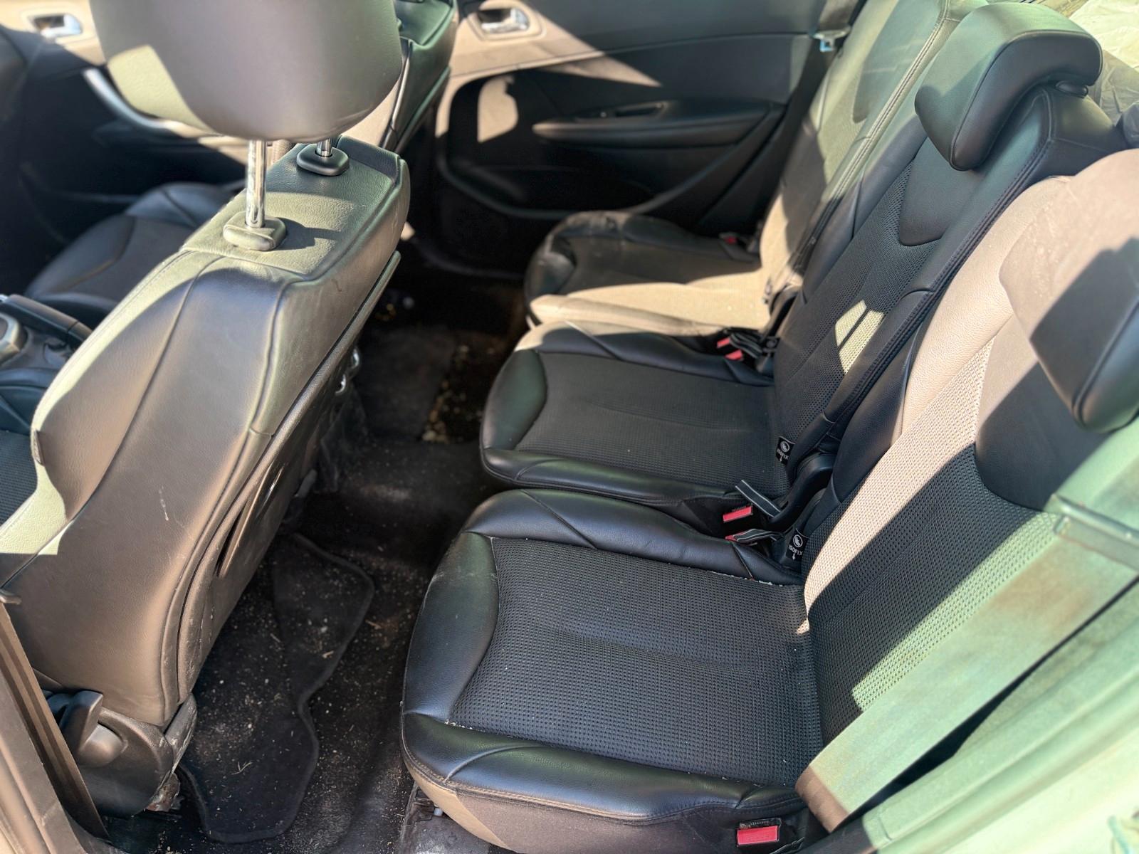 Peugeot 308 2012 — photo 12