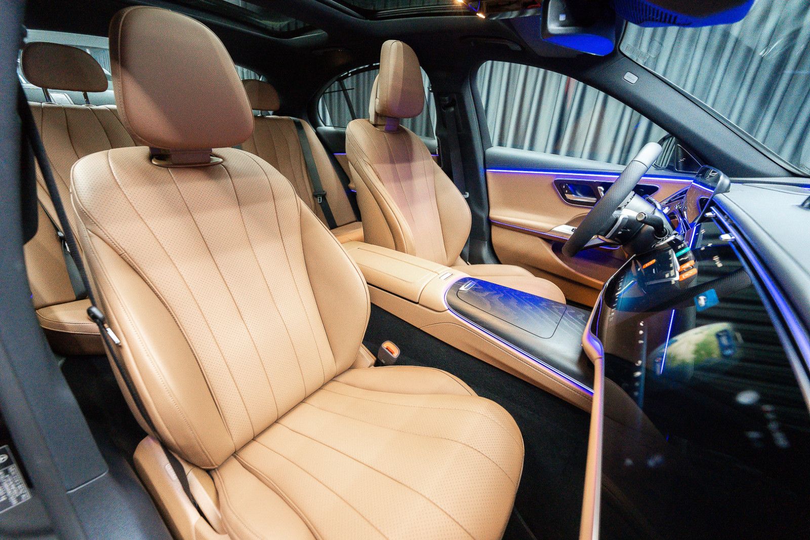 Fahrzeugabbildung Mercedes-Benz E 200 AMG MY26*Premium Plus*Superscreen*Keyless*