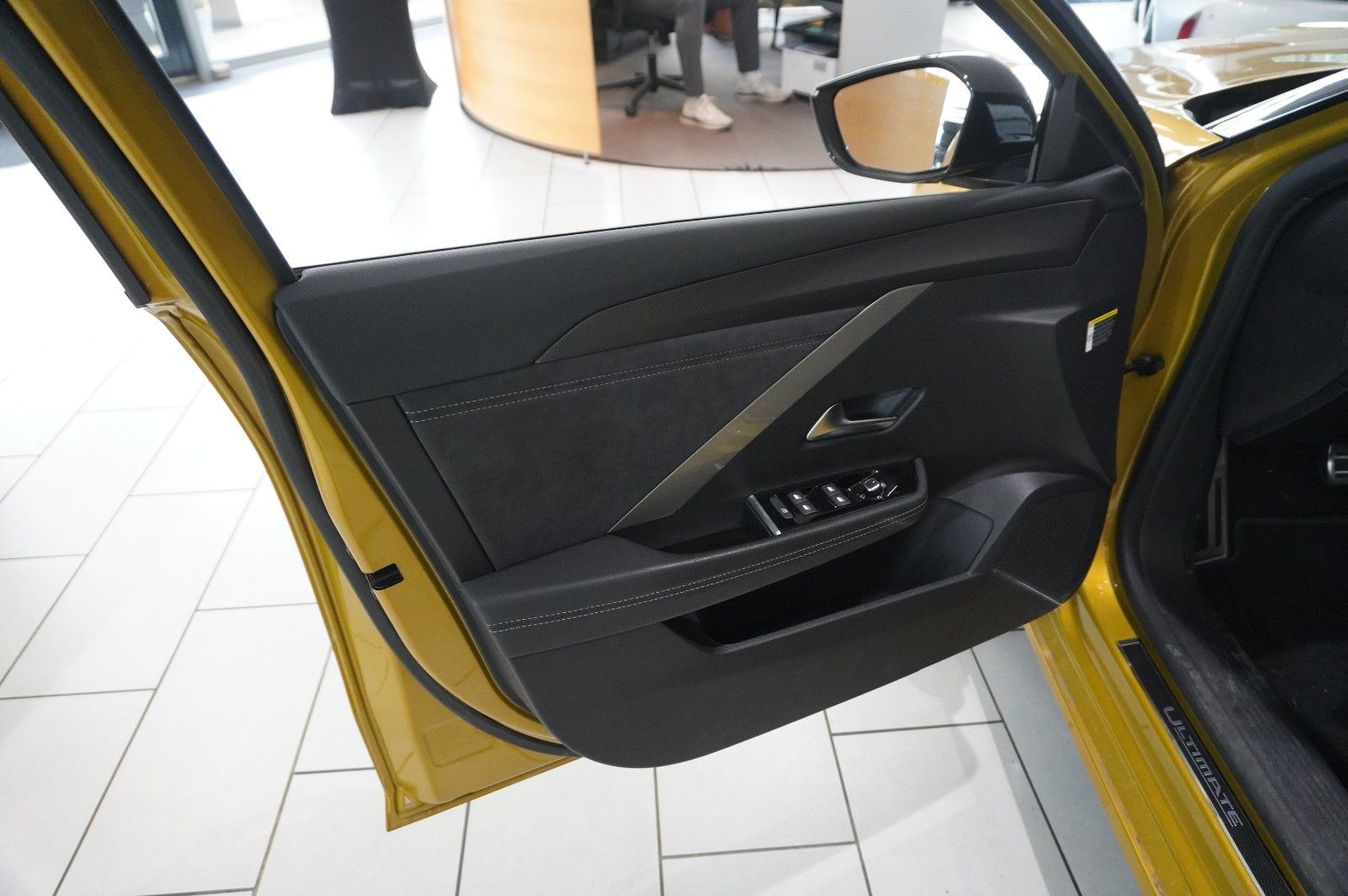 Fahrzeugabbildung Opel Astra L Lim. 1.6 HYBRID ULTIMATE NAVI/360°/HUD