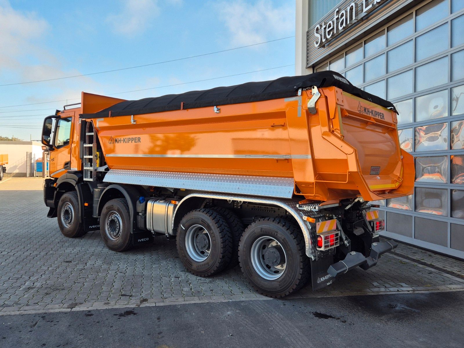 Fahrzeugabbildung Iveco AD360X54Z HR OFF 8x4 Intarder AHK
