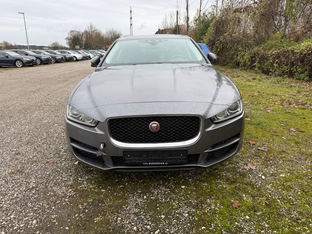 JAGUAR Xe – Bild 2 von 14