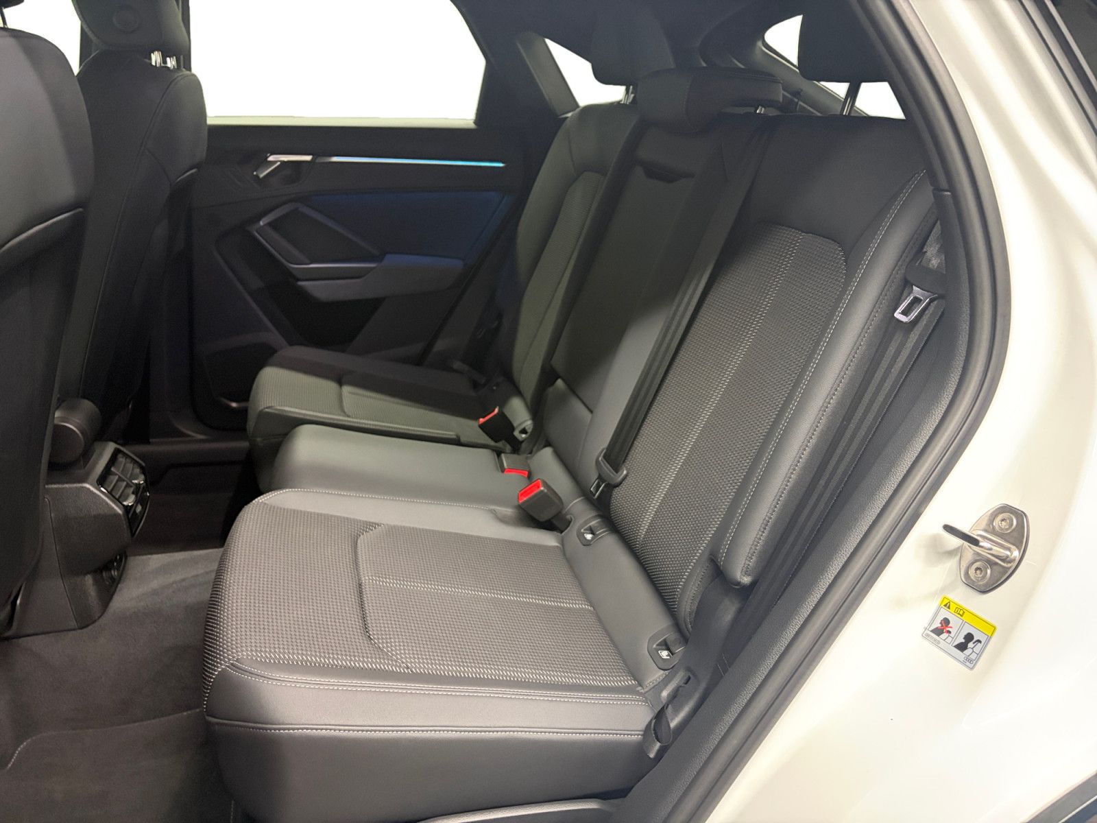 Audi Q3 Sportback 35 TFSI S line AHK Navi Carplay LED foto 11