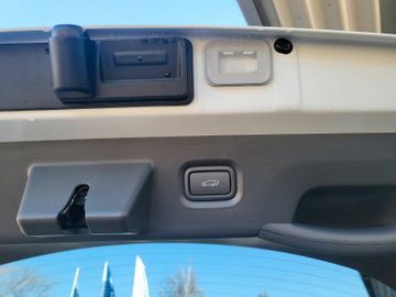 Fahrzeugabbildung Hyundai IONIQ 5 77,4 kWh 4WD UNIQ 20" RELAX ASSIST. PANO