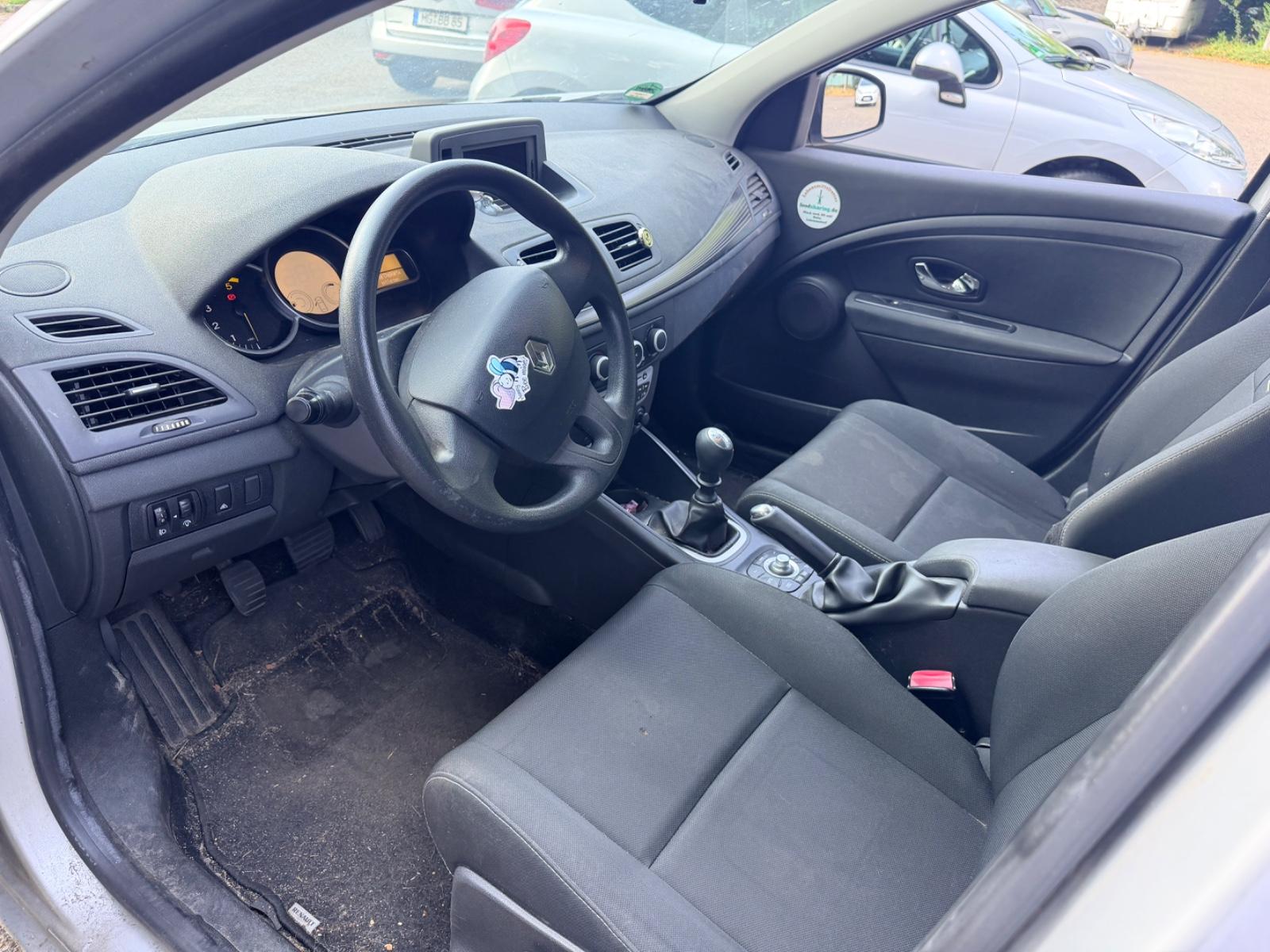 Renault Megane 2012 — photo 8