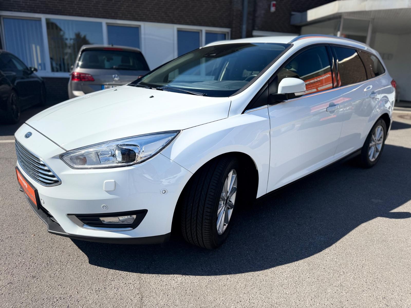 Ford Focus Turnier TITANIUM - 6235