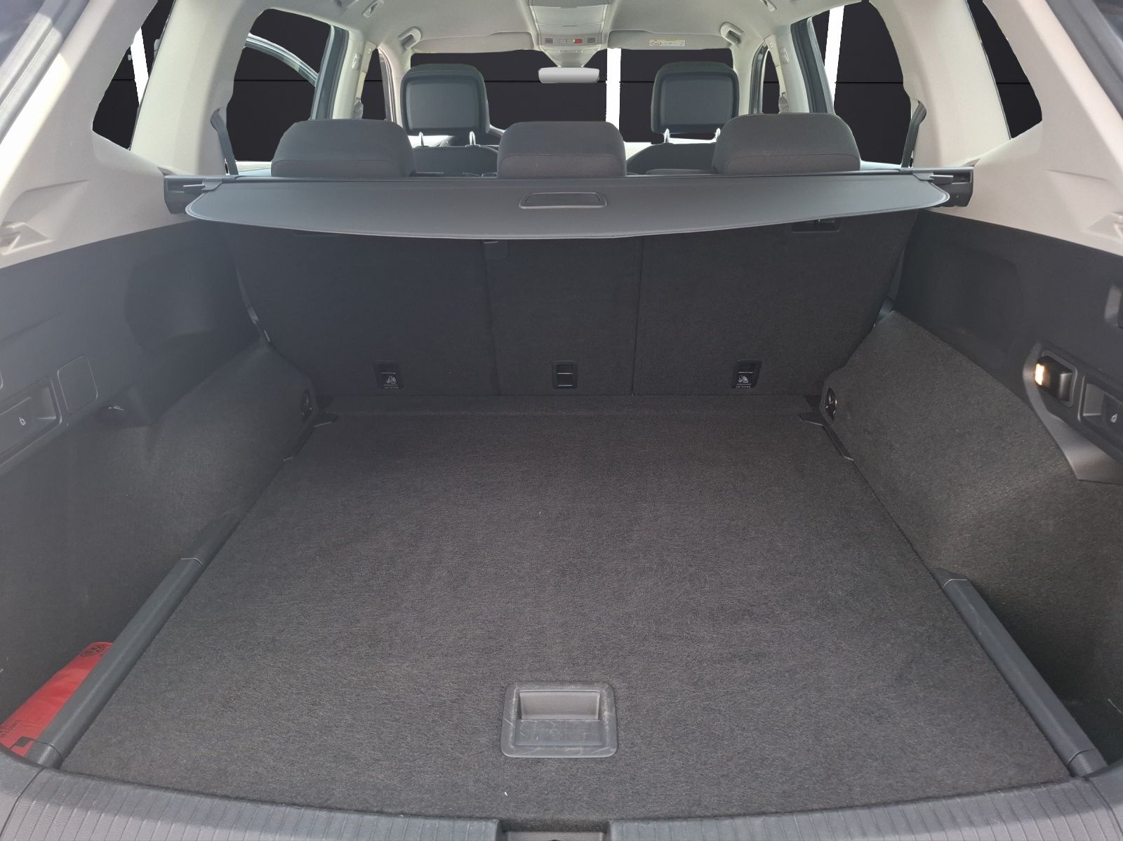 Fahrzeugabbildung Volkswagen Tiguan Allspace TDI Elegance DSG 4M Matrix AHK N