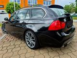 BMW 330i xDrive Touring M PAKET  LEDER NAVI - BMW 330 Kombi M 330i paket mit Benzin-Antrieb