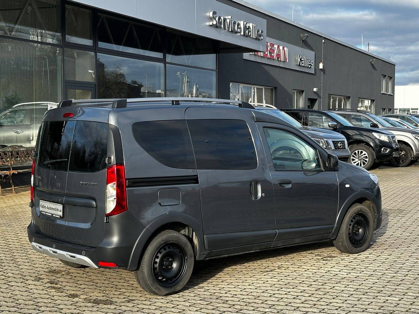 Fahrzeugabbildung Dacia Dokker Stepway Celebration AHK fest