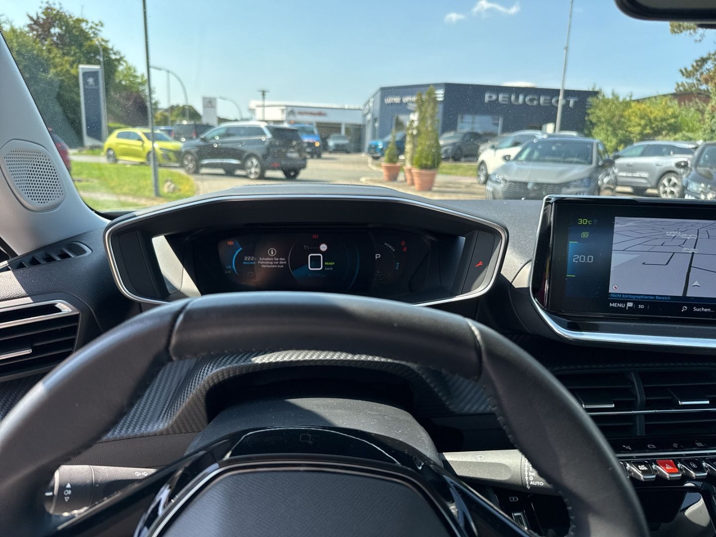 Fahrzeugabbildung Peugeot 2008 Allure Elektro 136 Navi CarPlay  SHZ DAB