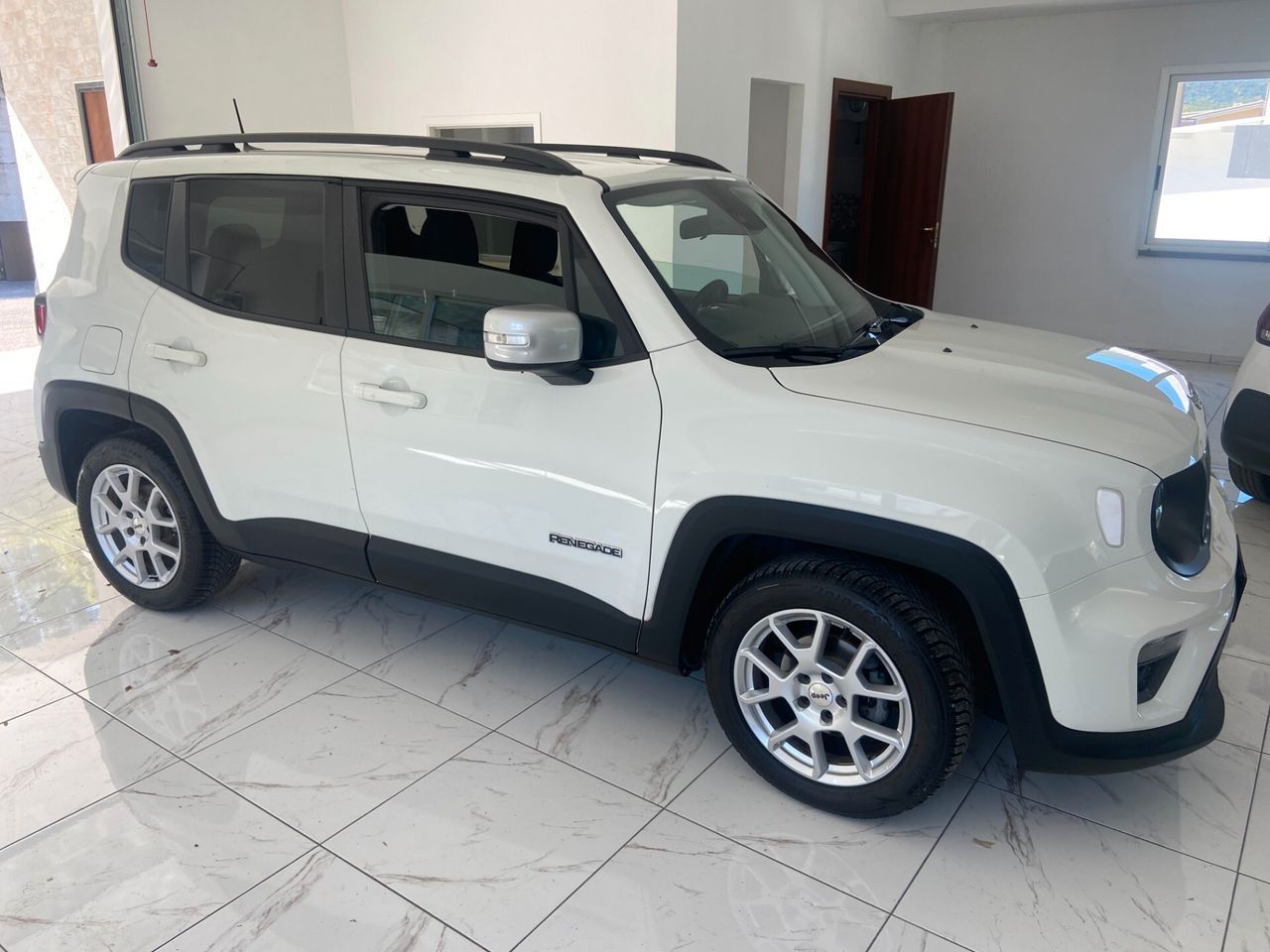 Jeep Renegade 1.6 Mjt 130 CV Limited imagem 2