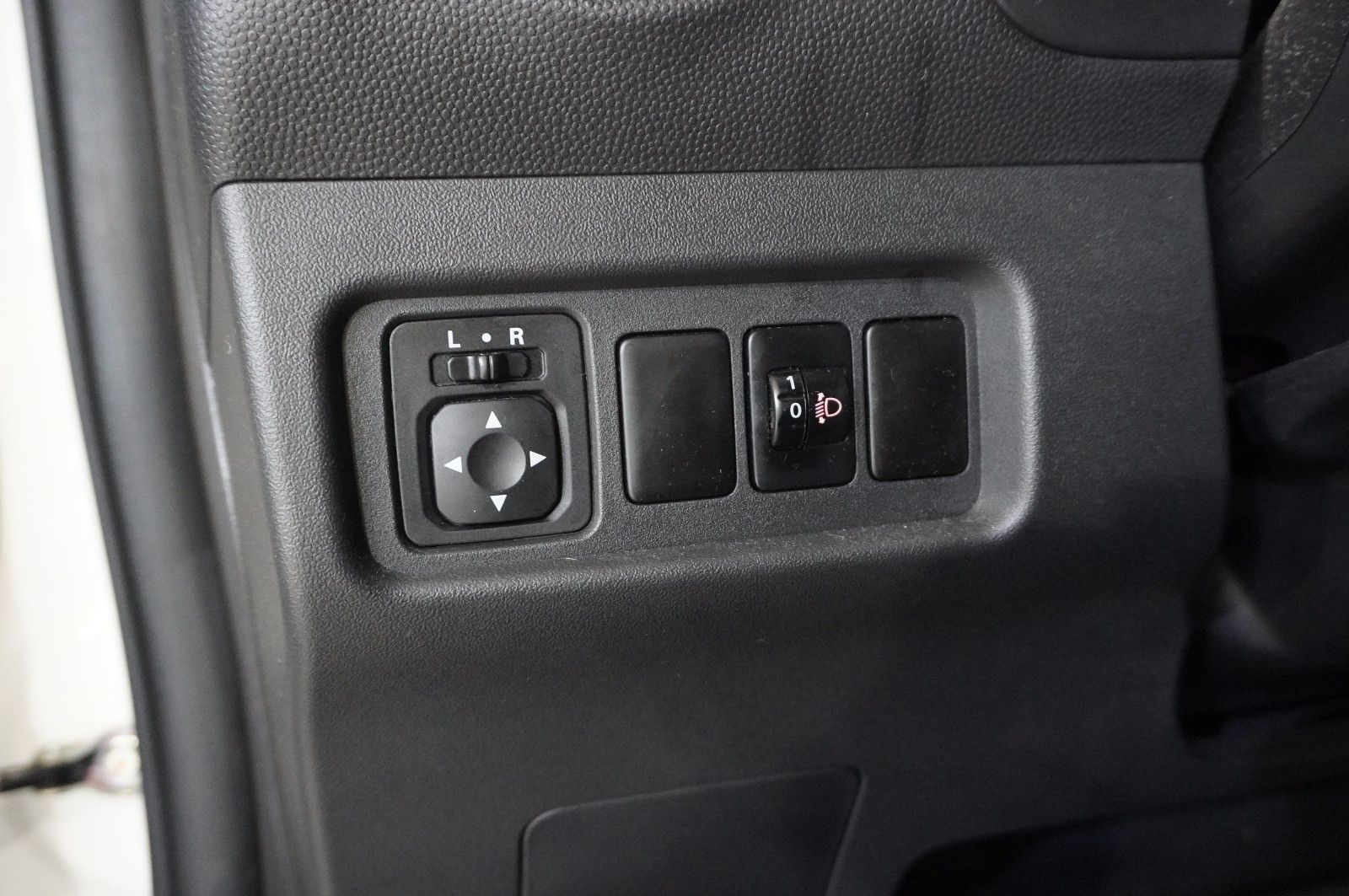 Fahrzeugabbildung Mitsubishi Space Star 1.2 SPIRIT 5-TÜR KLIMA/USB/NEBEL/AUX