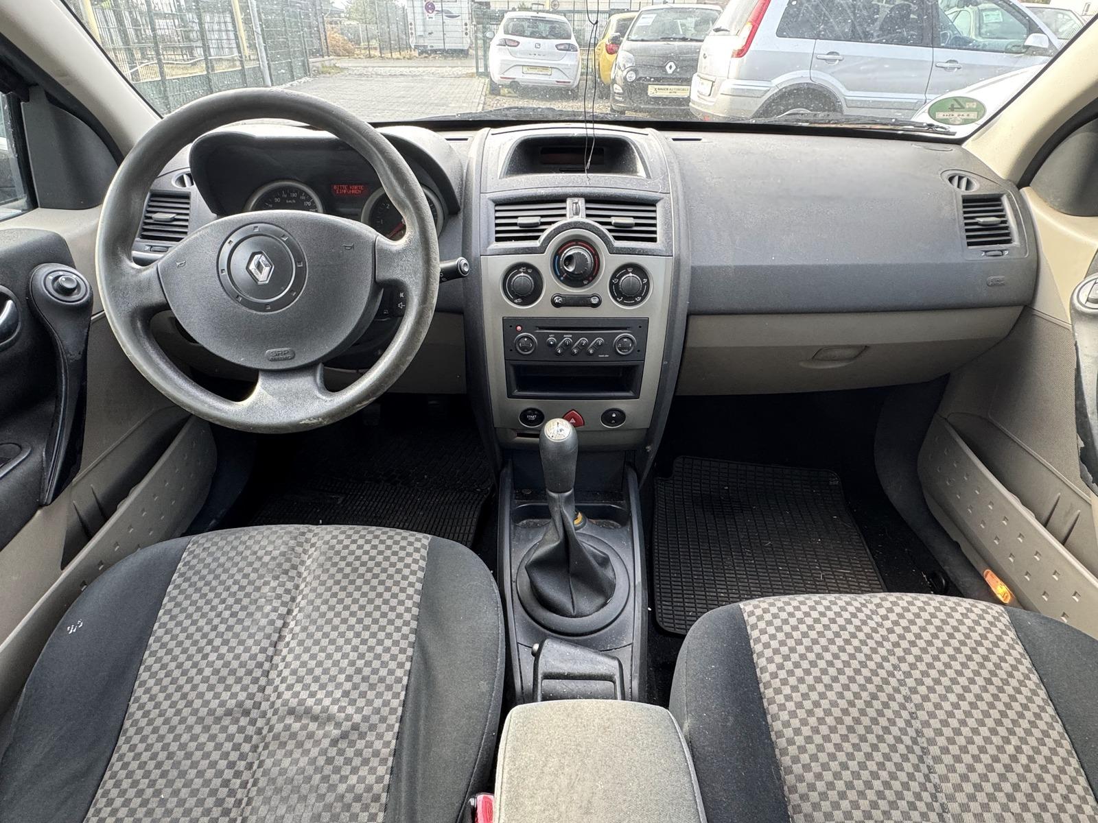 Renault Megane 2004 — photo 8