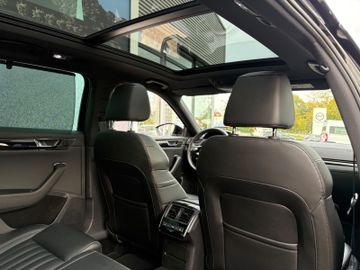 Fahrzeugabbildung SKODA Superb Combi 2.0 TSI L&K 4x4 DSG Pano AHK uvm