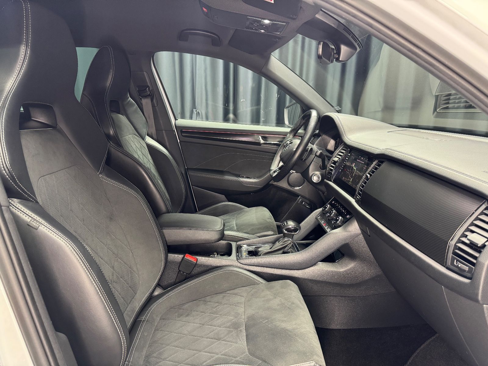 Fahrzeugabbildung SKODA Kodiaq Sportline 4x4|DSG|7-SITZER|AHK|ACC