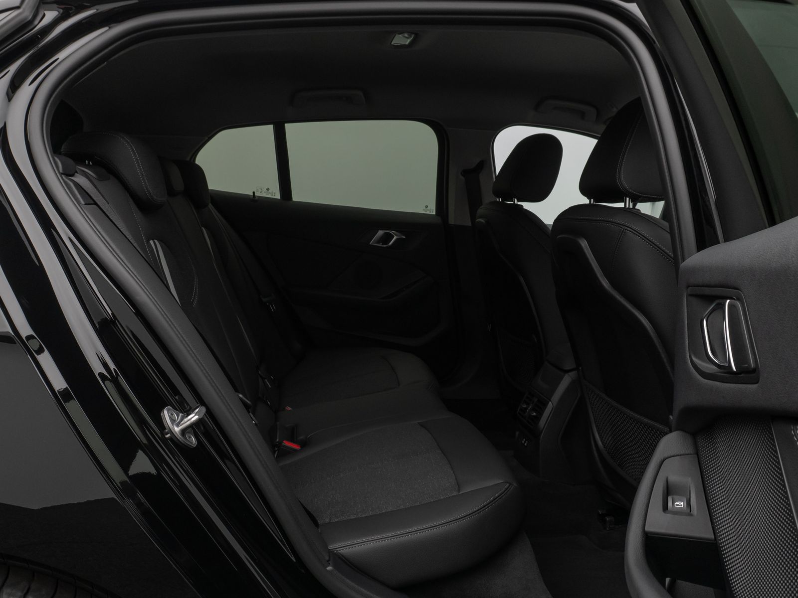 Fahrzeugabbildung BMW 118i DAB WLAN PDC Geschwindigkeitsreg Sport LED