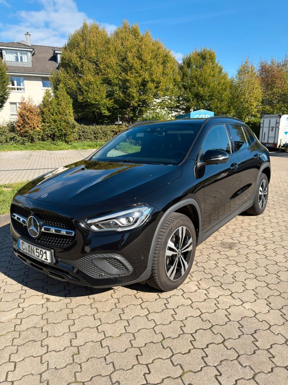 Image of Mercedes-Benz GLA 200