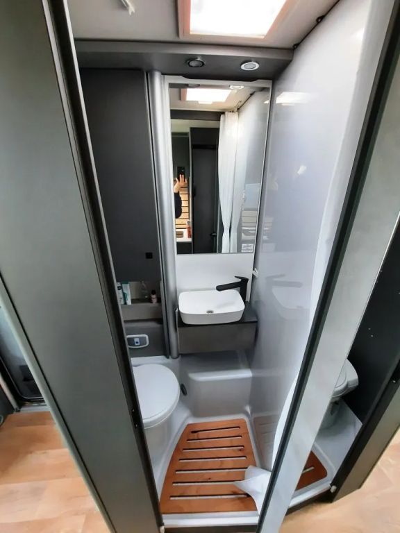 Fahrzeugabbildung Crosscamp EXPDN 7.0 E Verfüg./Sparen Sie 4.689,- €