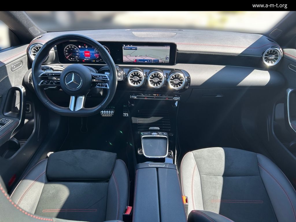 MERCEDES-BENZ CLA 200 Shooting Brake