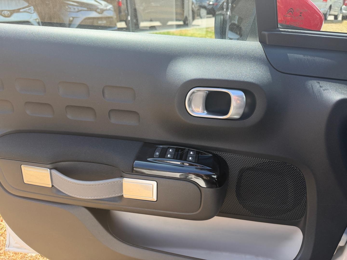Citroën C3 1.2 PureTech 82/83 Shine *nur Händler/Export*