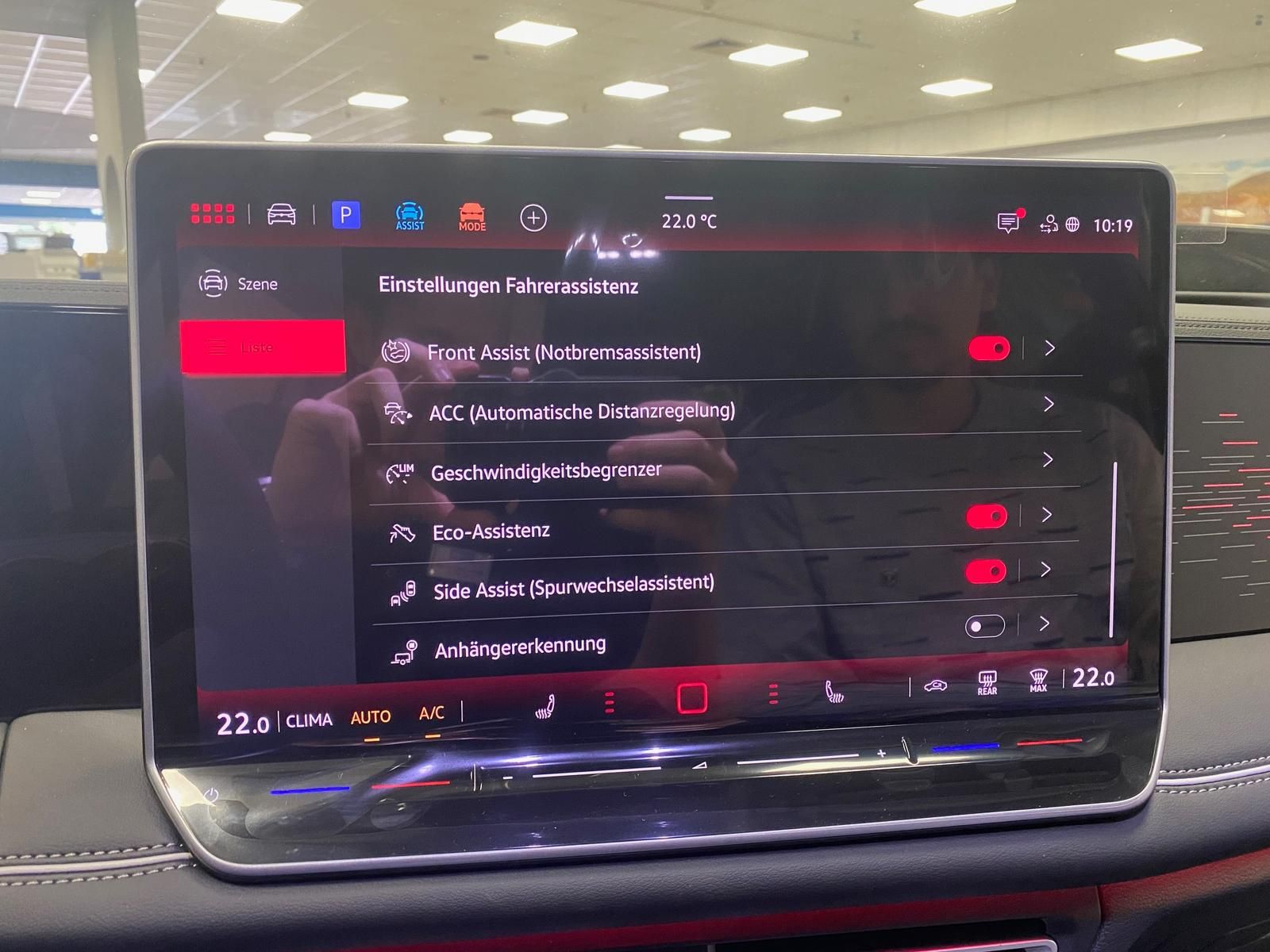 Fahrzeugabbildung Volkswagen Tiguan 1.5 eTSI+Elegance+AHK+NAVI+360 KAMERA+HUD