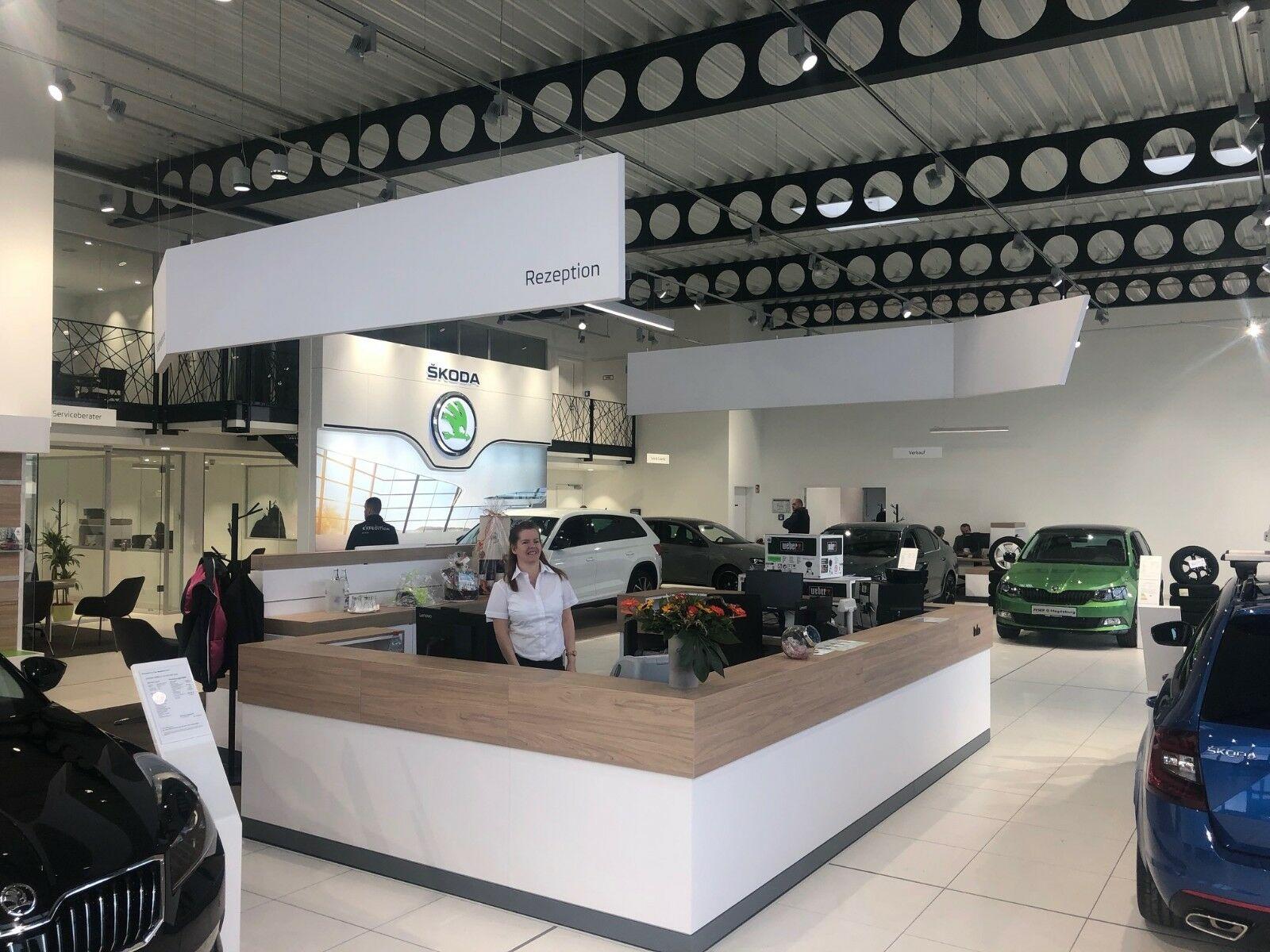 showroom-image-top