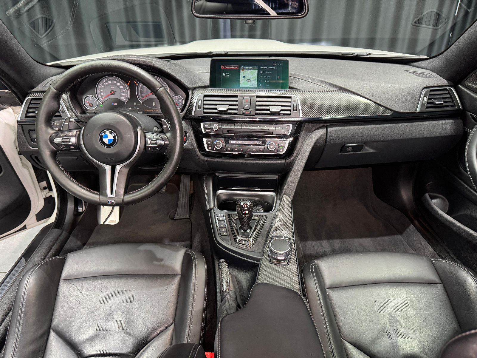 Fahrzeugabbildung BMW M4 Competition COUPE|H&K|HEAD-UP|360°|KARBON