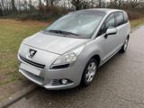 Peugeot 5008 1.6 Premium 155 THP Automatik 7 Sitzen - Peugeot 5008: Premium