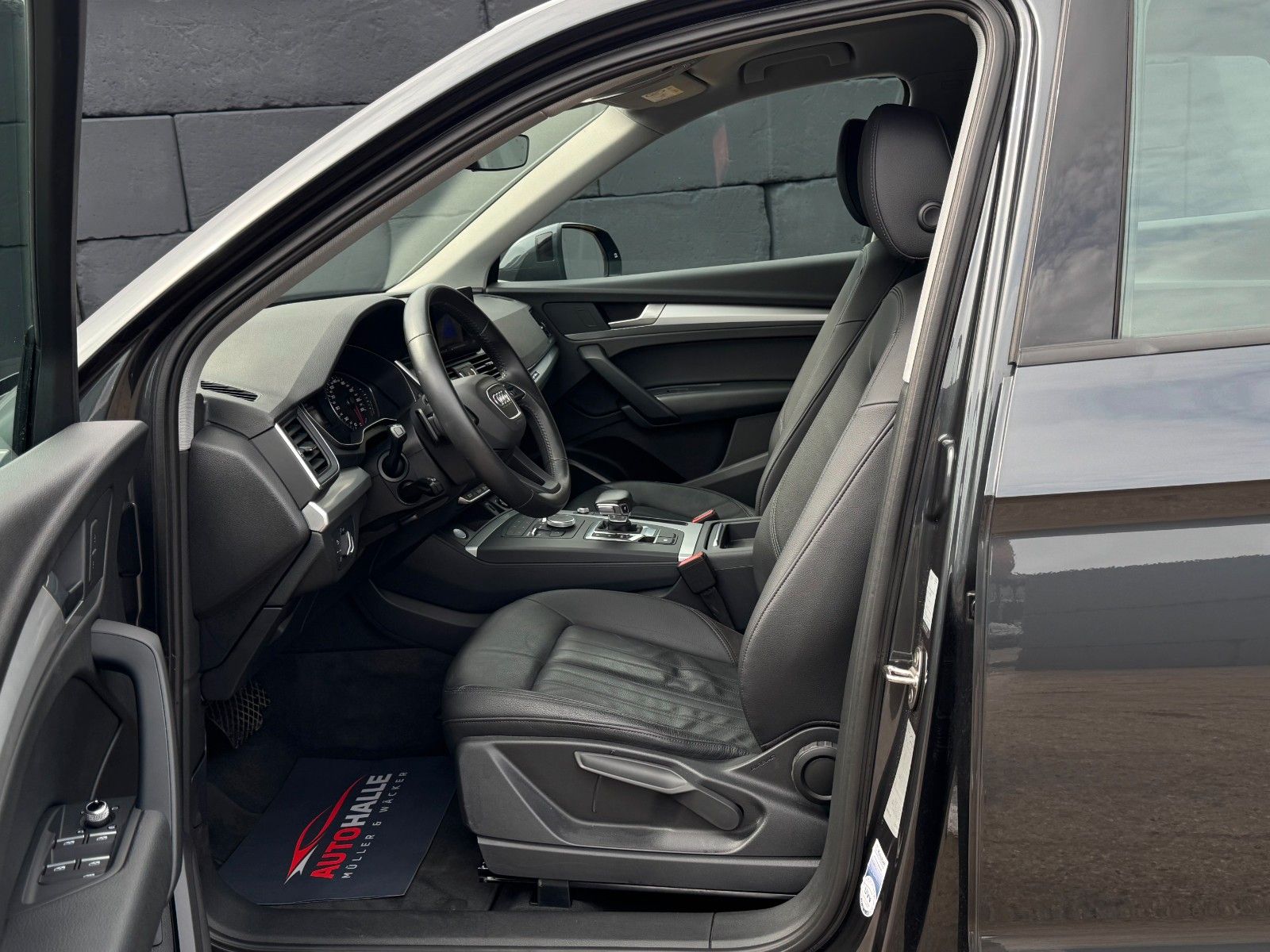 Fahrzeugabbildung Audi Q5 2.0 TFSI quattro basis Leder Kamera SHZ ACC
