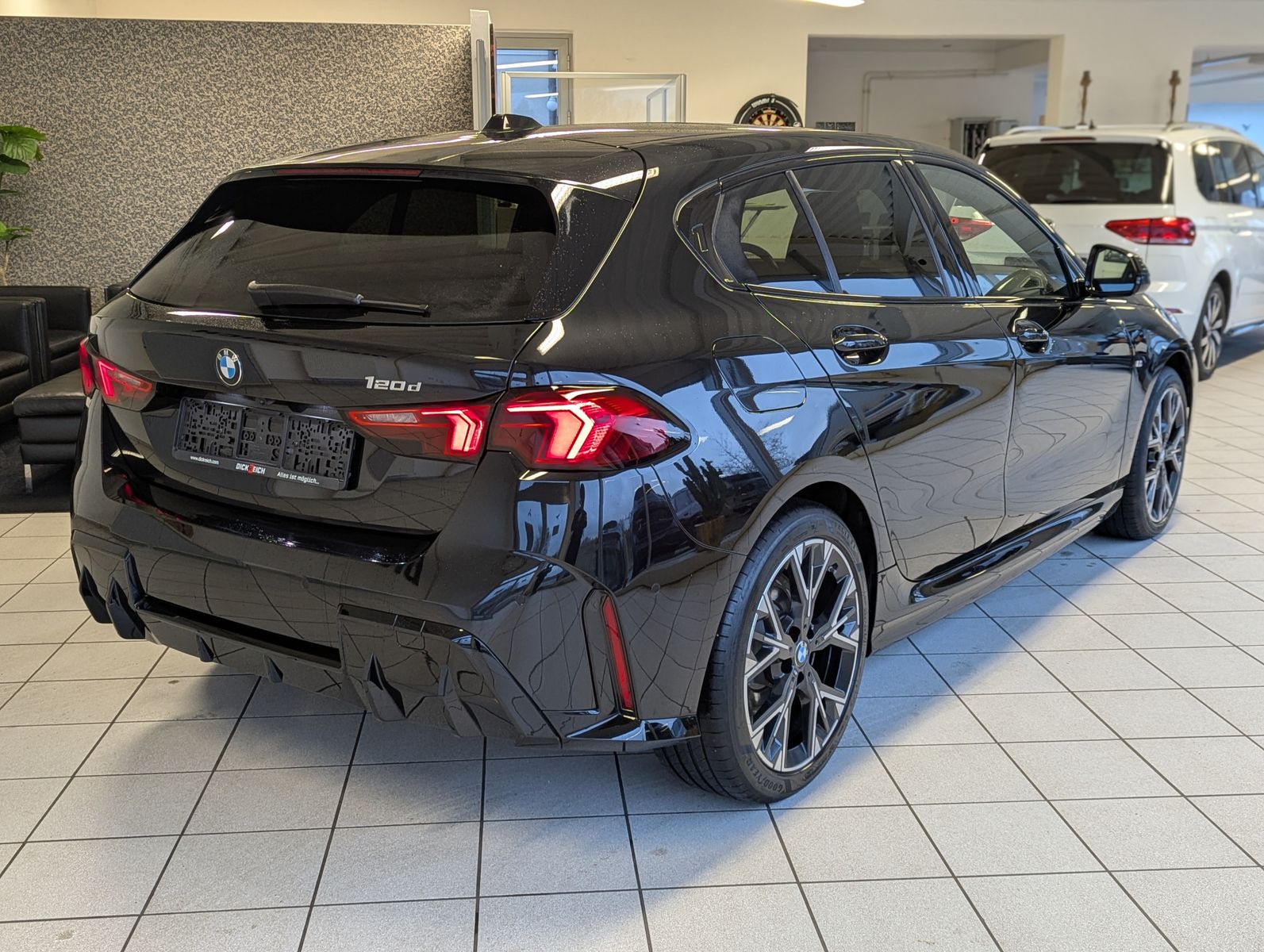 BMW 120 d M-Sport Panorama Driving Assistan-Plus AHK - Image 7