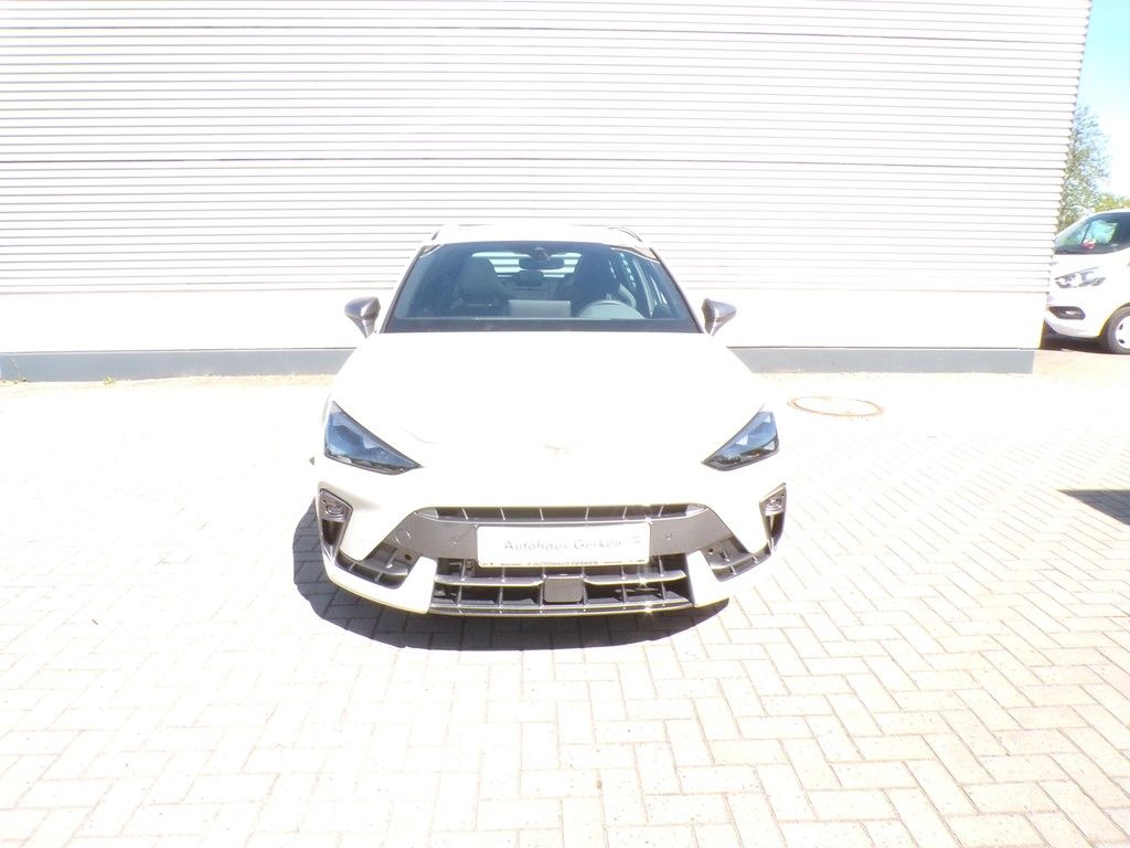 Fahrzeugabbildung CUPRA Leon Sportstourer VZ 1.5 eHybrid DSG Extreme