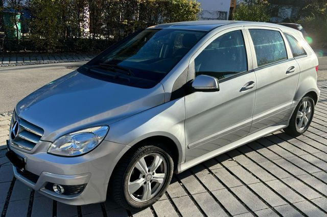 Mercedes-Benz Mercedes B 200 AHK, SHZ, 8 fach bereift