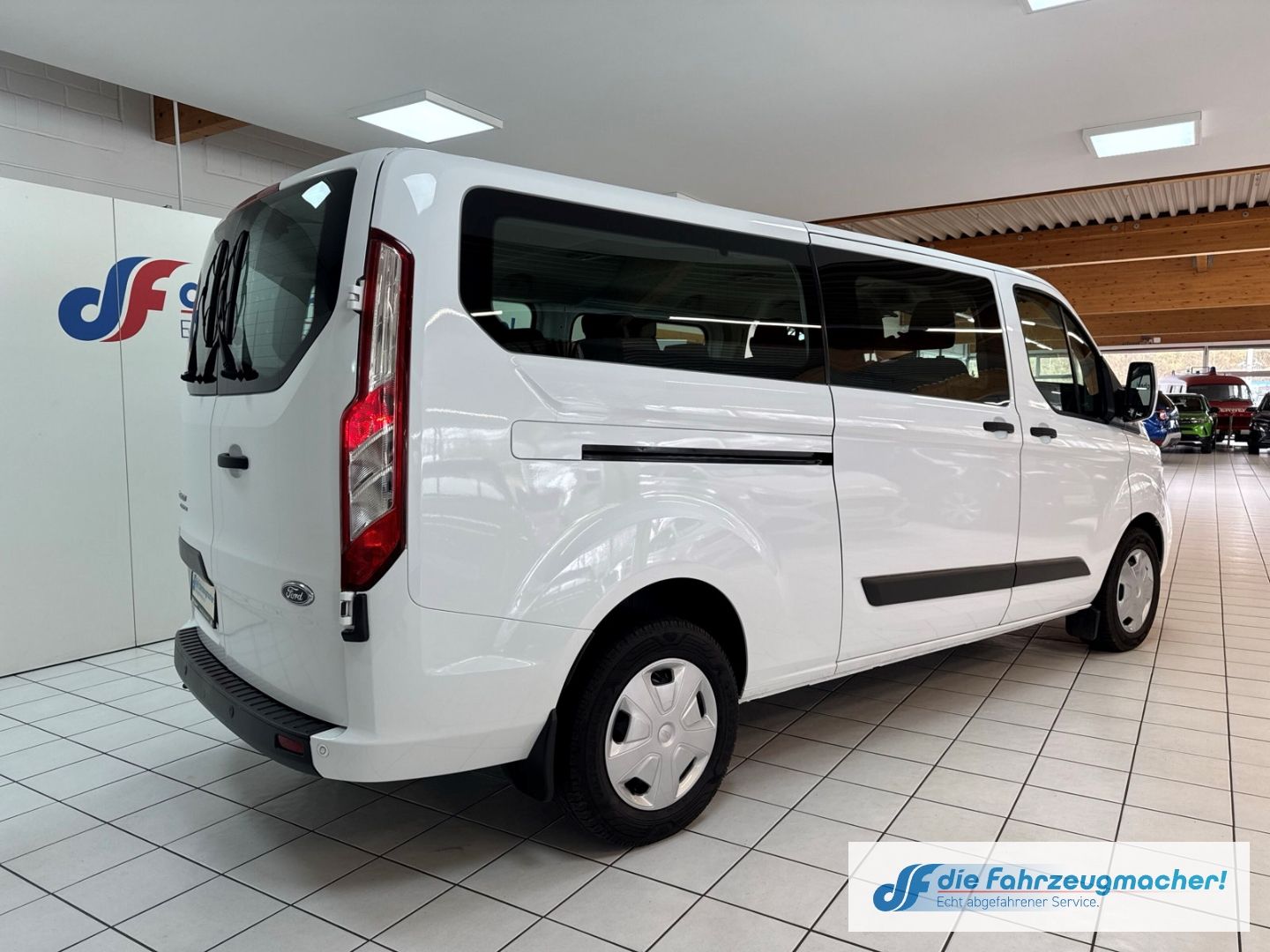 Fahrzeugabbildung Ford Transit Custom Tourneo 320 L2 Trend Dyn. Kurvenl