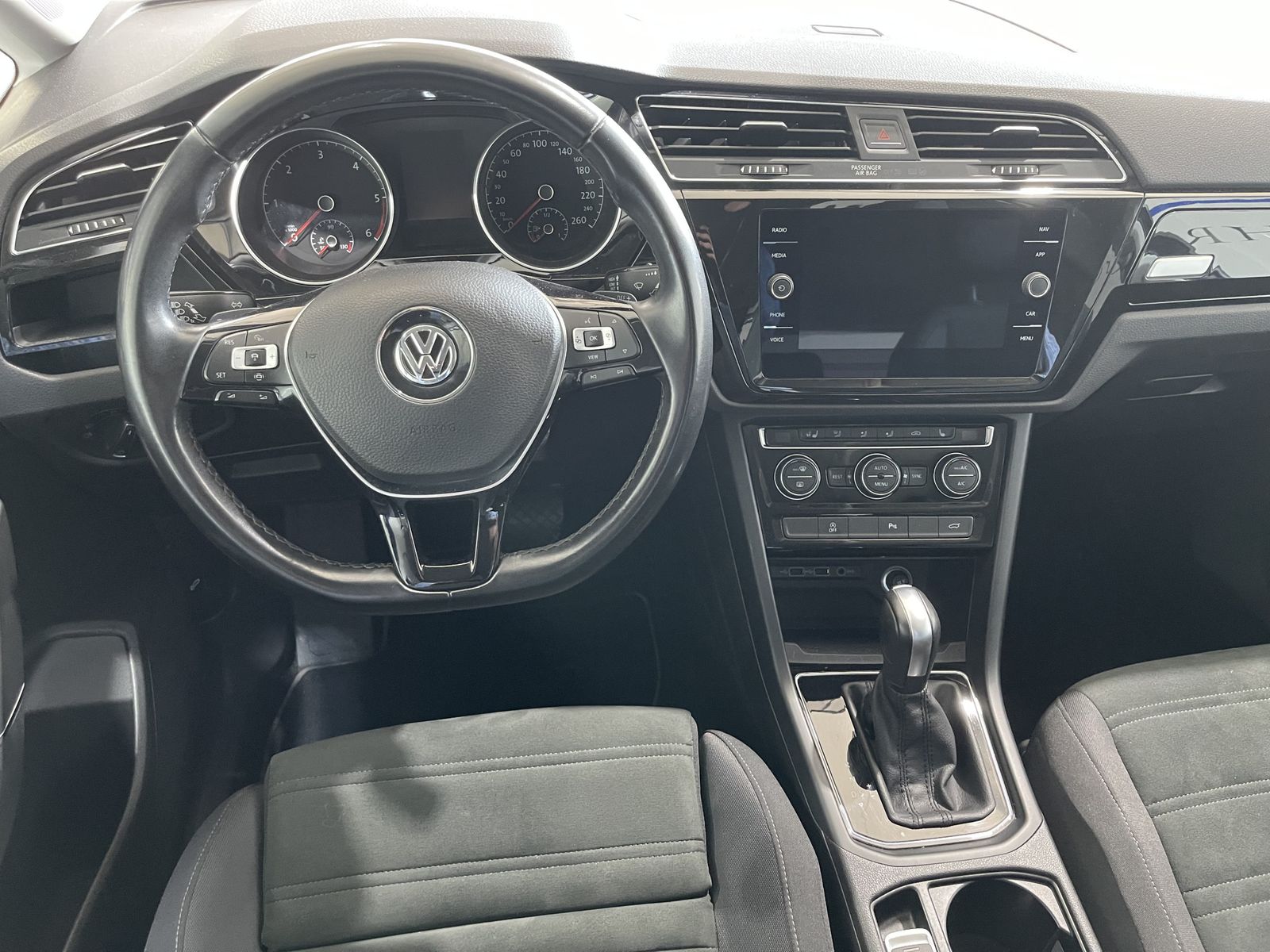 Fahrzeugabbildung Volkswagen Touran Highline 2.0 TDI*LED*ACC*AHK*Navi*