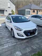Hyundai i30 blue 1.4 Trend + Navi +Einparkhilfe +TÜV neu