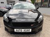 Ford Focus ST-LINE/PDC/ACTIVE PARK ASSIST/ - Ford Focus mit Benzin-Antrieb: Kleinwagen