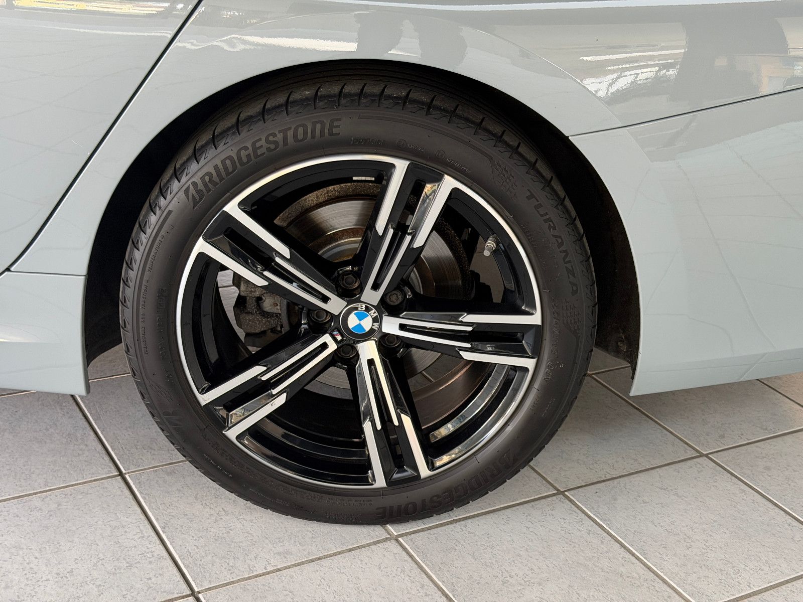 Fahrzeugabbildung BMW 320 d M Sport/M-PAKET/LED/SHADOW-LINE/AMBIENTE