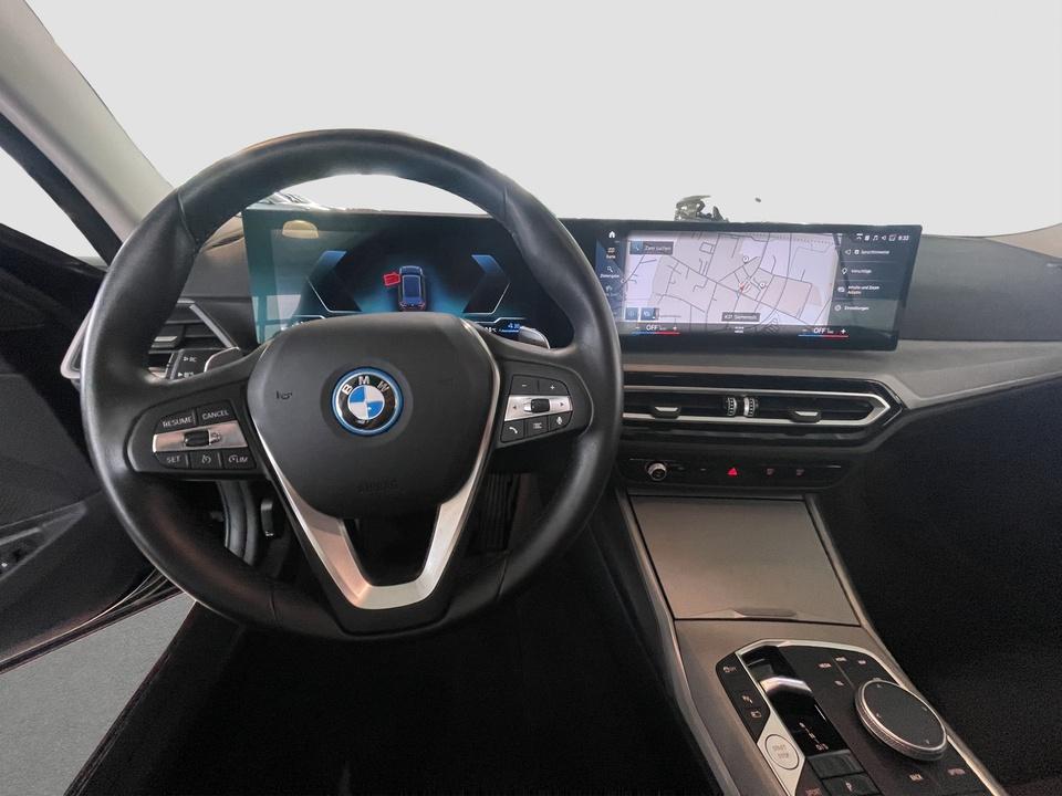 BMW 330e Touring Automatic Navi Bluetooth PDC MP3