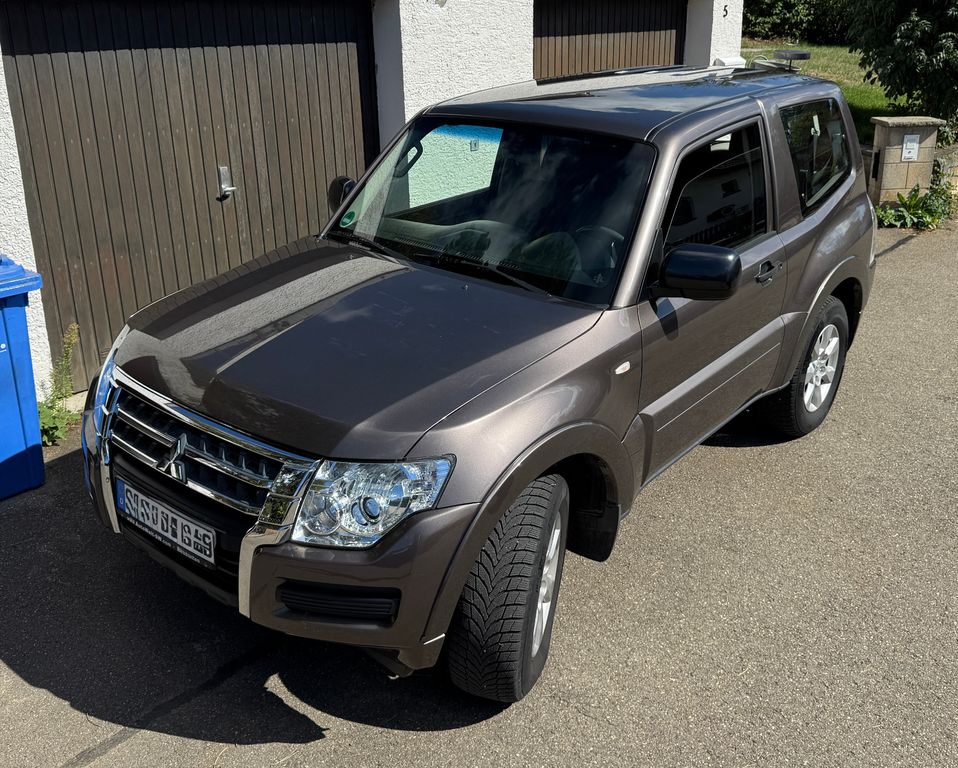 Image of Mitsubishi Pajero