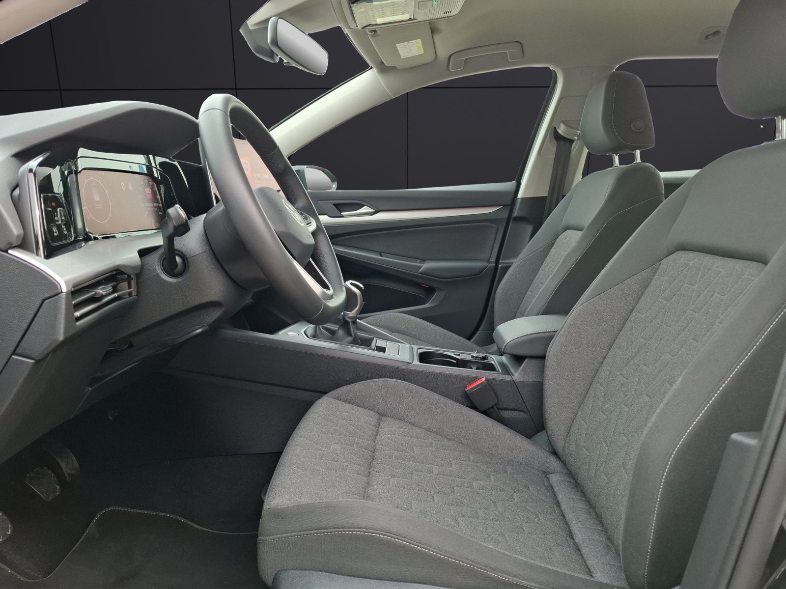 Fahrzeugabbildung Volkswagen Golf VIII Variant TSI Life Standhzg. LED Navi AI