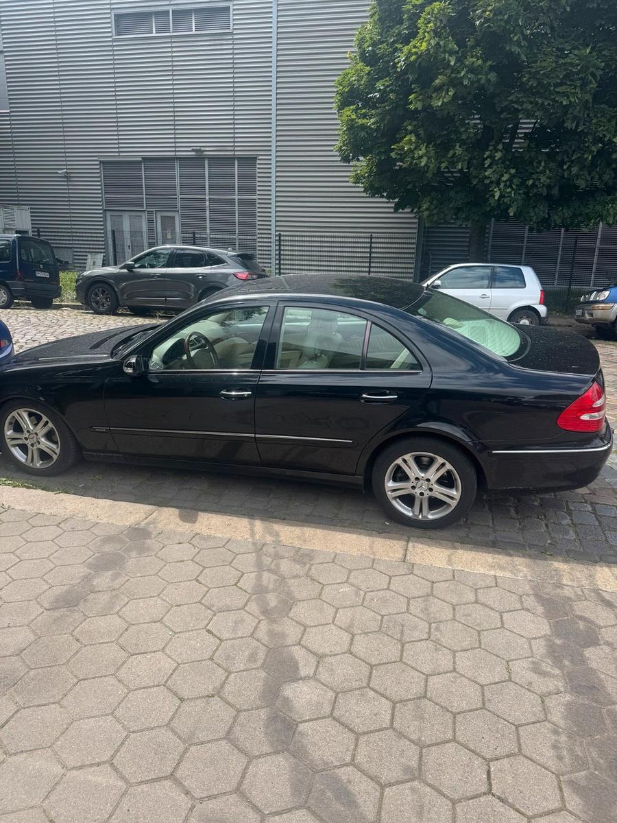Mercedes-Benz E 320