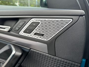 BMW iX1 eDrive20 A M Sportpaket HK HiFi DAB LED RFK