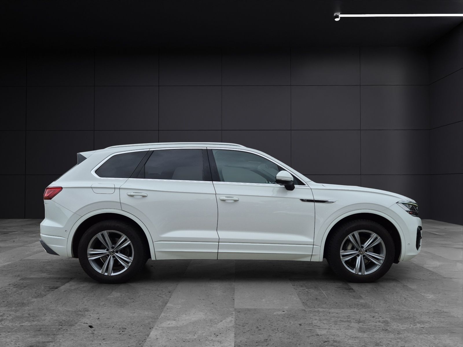 Fahrzeugabbildung Volkswagen Touareg TDI R-Line 4M Matrix Luft Navi Pano Lede