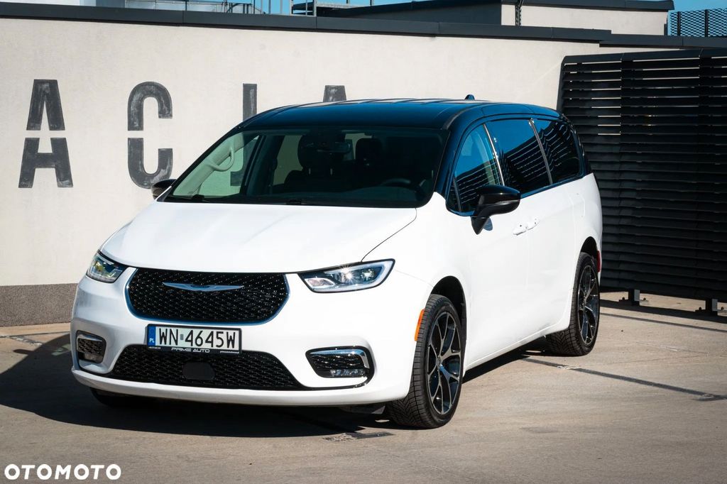 Image of Chrysler Pacifica