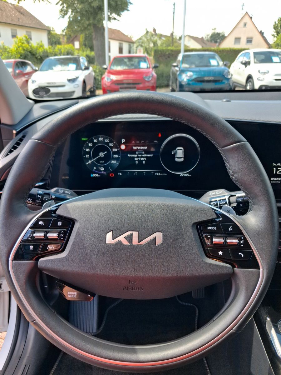 Fahrzeugabbildung Kia Niro e-Niro Vision AHK Navi Allwetter Teilleder